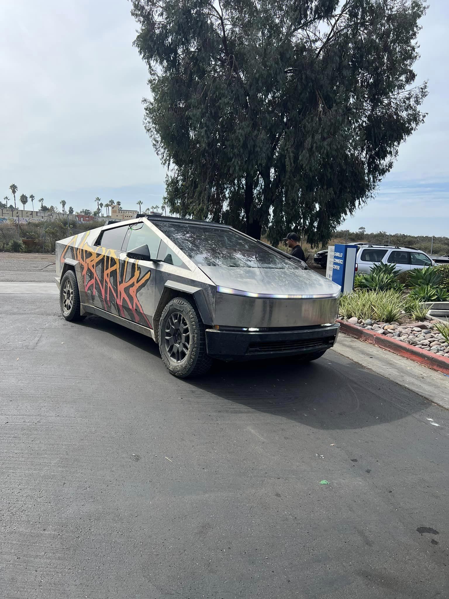 Tesla Cybertruck Baja Cybertruck returns to US. Parked for viewing in Orange County! 391590117_6759049817506348_1257919812709387442_n