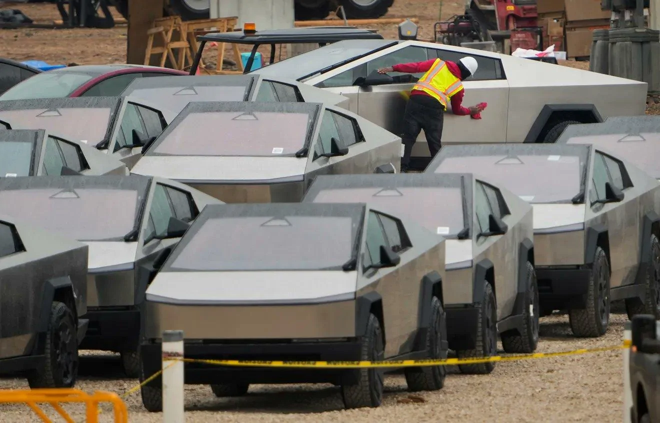 Tesla Cybertruck 24 Cybertrucks (+ Matte Black) Completed & Sitting at Giga Texas! 📸 [12/13/23] {filename}