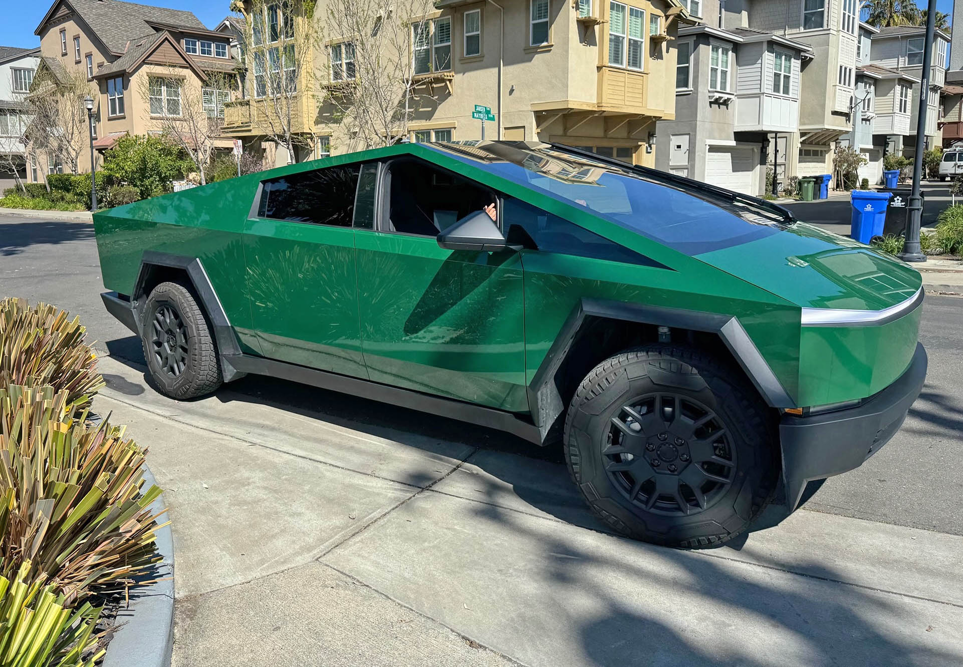 Tesla Cybertruck Wrapped in Dyno Green IMG_2026
