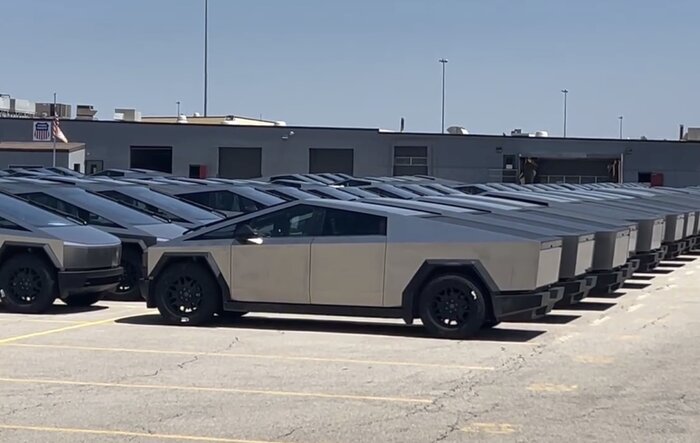 Chicago are you ready?! 200 Cybertrucks awaiting delivery at Chicago Tesla Delivery Center