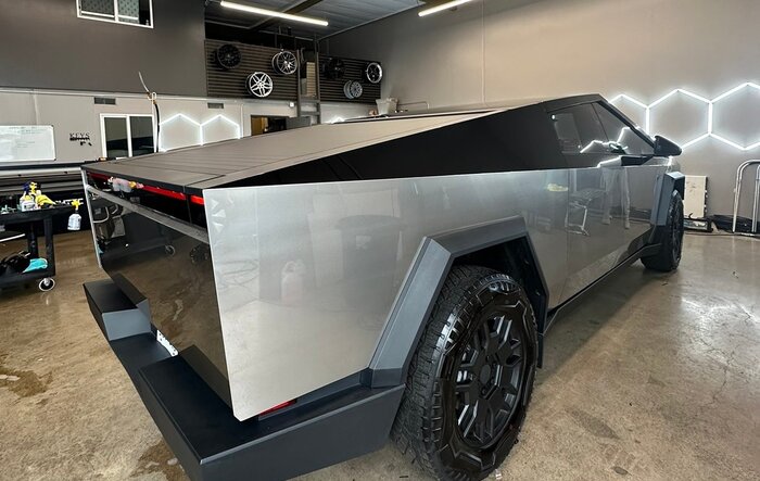 Two Tone Cybertruck : Top Wrap in Gloss Black PPF w/ Stainless Steel Bottom