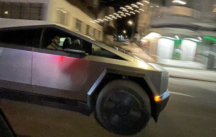MORE Cybertruck Riding Around Downtown San Francisco at Night!