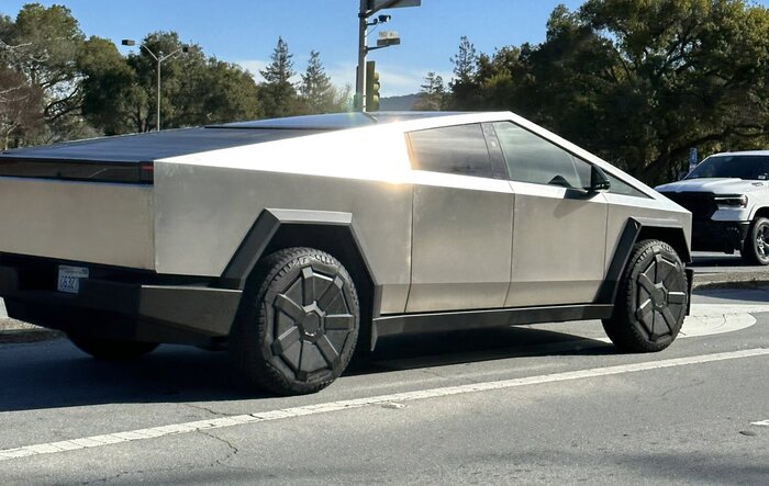 Cybertruck riding around Palo Alto daily! Spotted again TODAY! (March 30 2023)