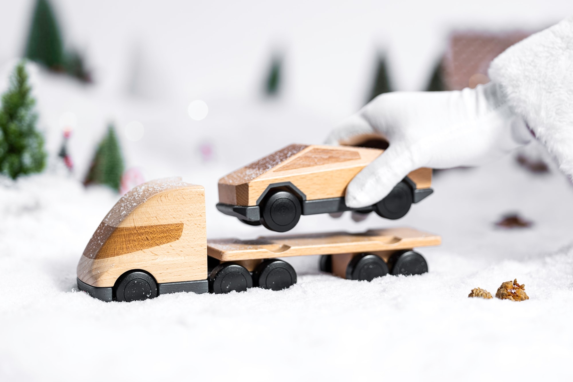 Tesla Semi + Cybertruck 木製プレイセット New Tesla Semi & Cybertruck Wooden Playset | Tesla Cybertruck